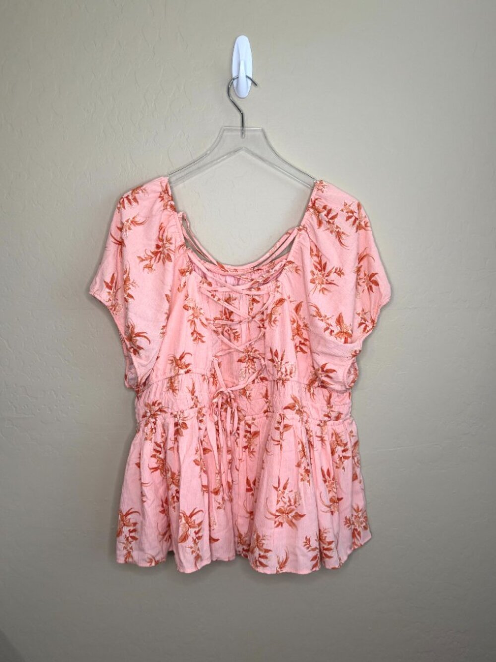 Torrid Crinkle Cris Cross Lace Up Back Floral Peplum Top Blouse 3 3X 22/24 - Picture 8 of 8